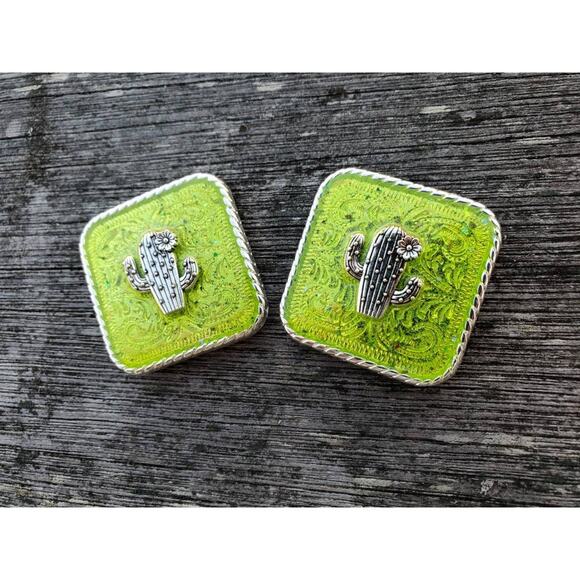Glitter lime green cactus tack, cactus concho, custom conchos, screwback concho - Picture 2 of 4